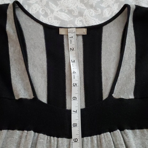 Dress - Picture 4 of 10